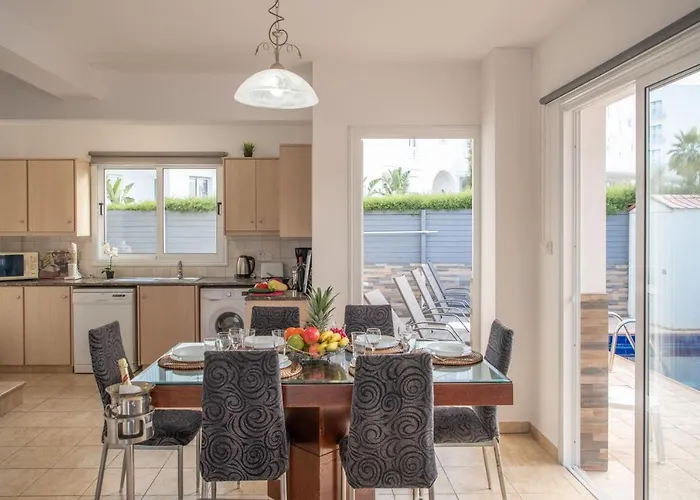 Ruby Evelyn 빌라 프로타라스